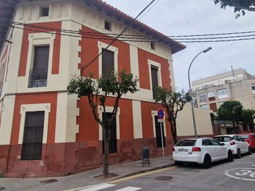 Casa amb balcó en venda a Carrer Doctor Soler i Torrens 31