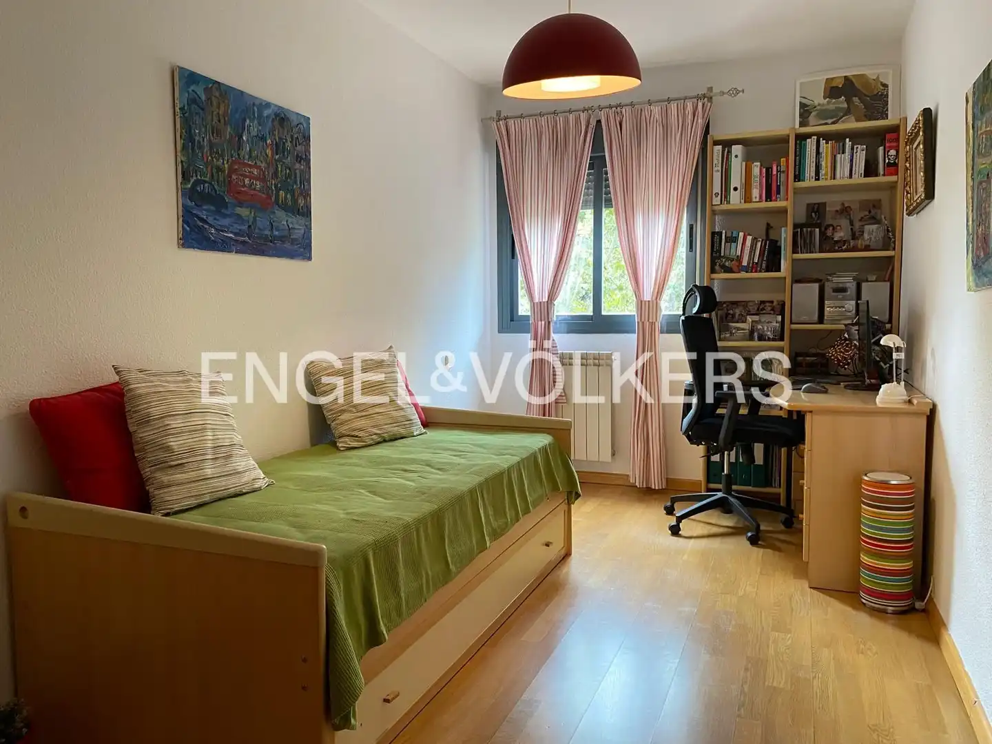 Schlafzimmer von Wohnung zur Miete in Pozuelo de Alarcón mit Klimaanlage, Heizung und Privatgarten