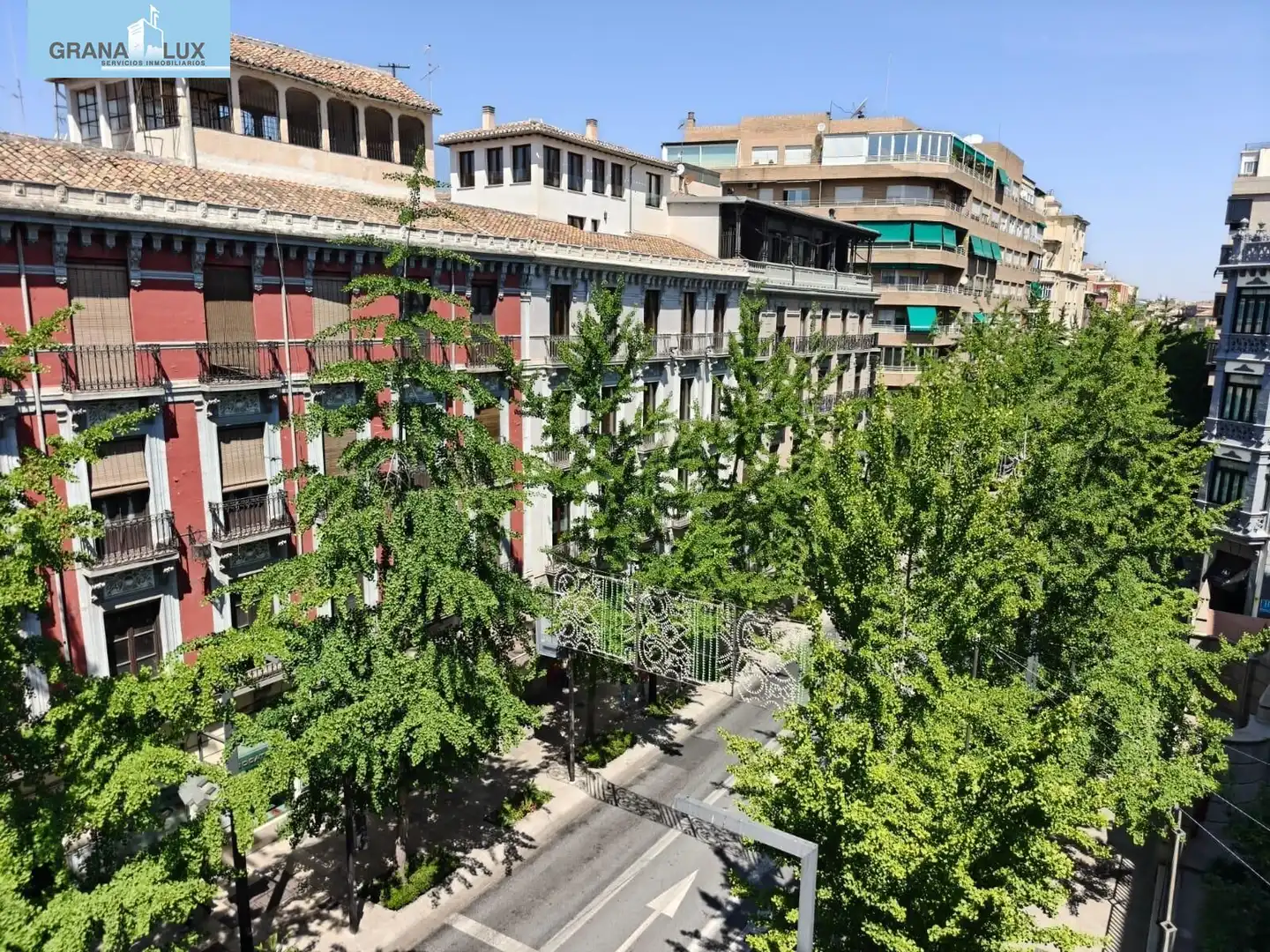 Vista exterior de Oficina de alquiler en Granada