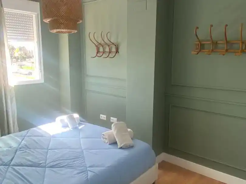 Schlafzimmer von Wohnung zur Miete in Sevilla mit Klimaanlage, Parkett und Möbliert