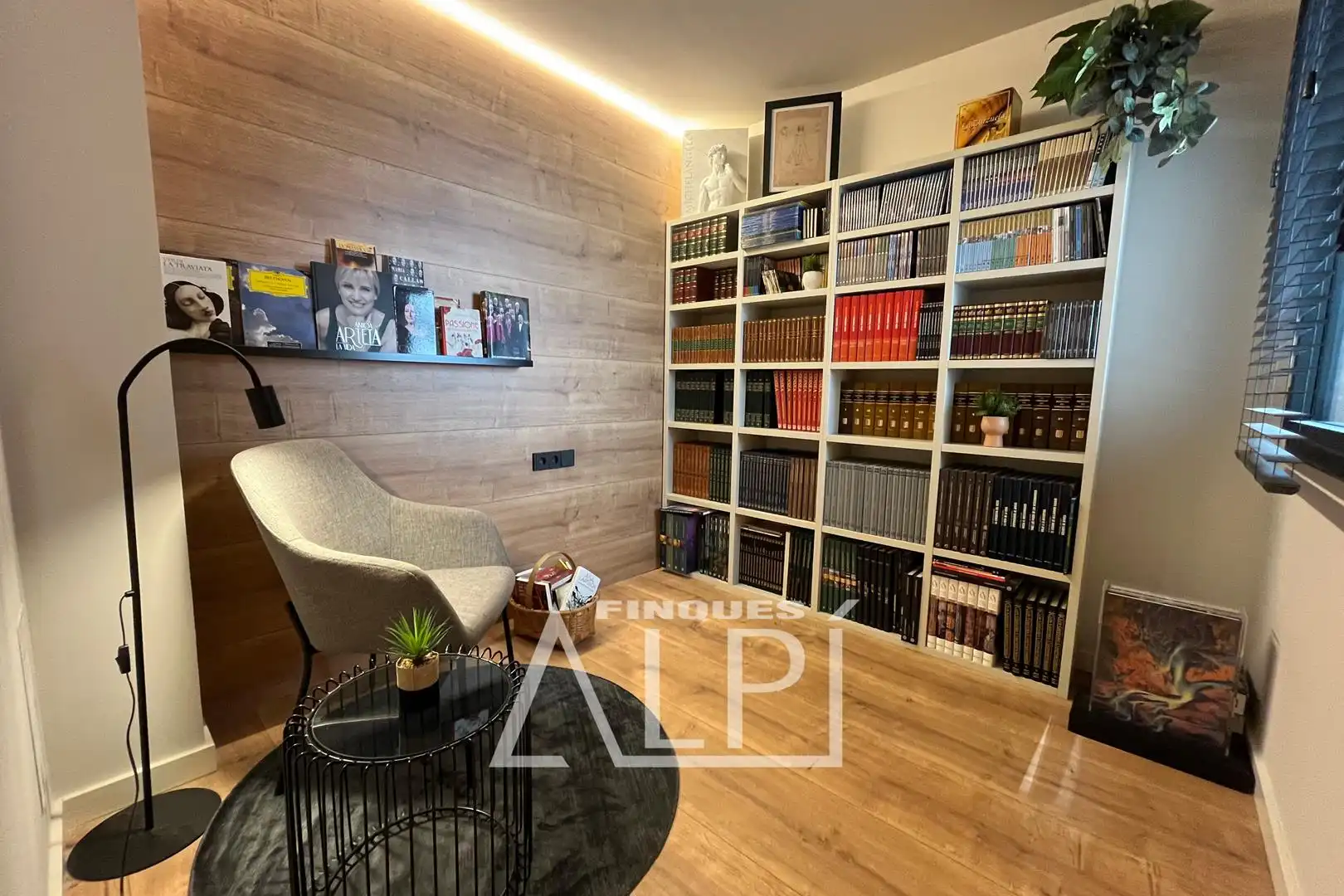 Sala d'estar de Apartament en venda en Puigcerdà amb Calefacció, Parquet i Traster