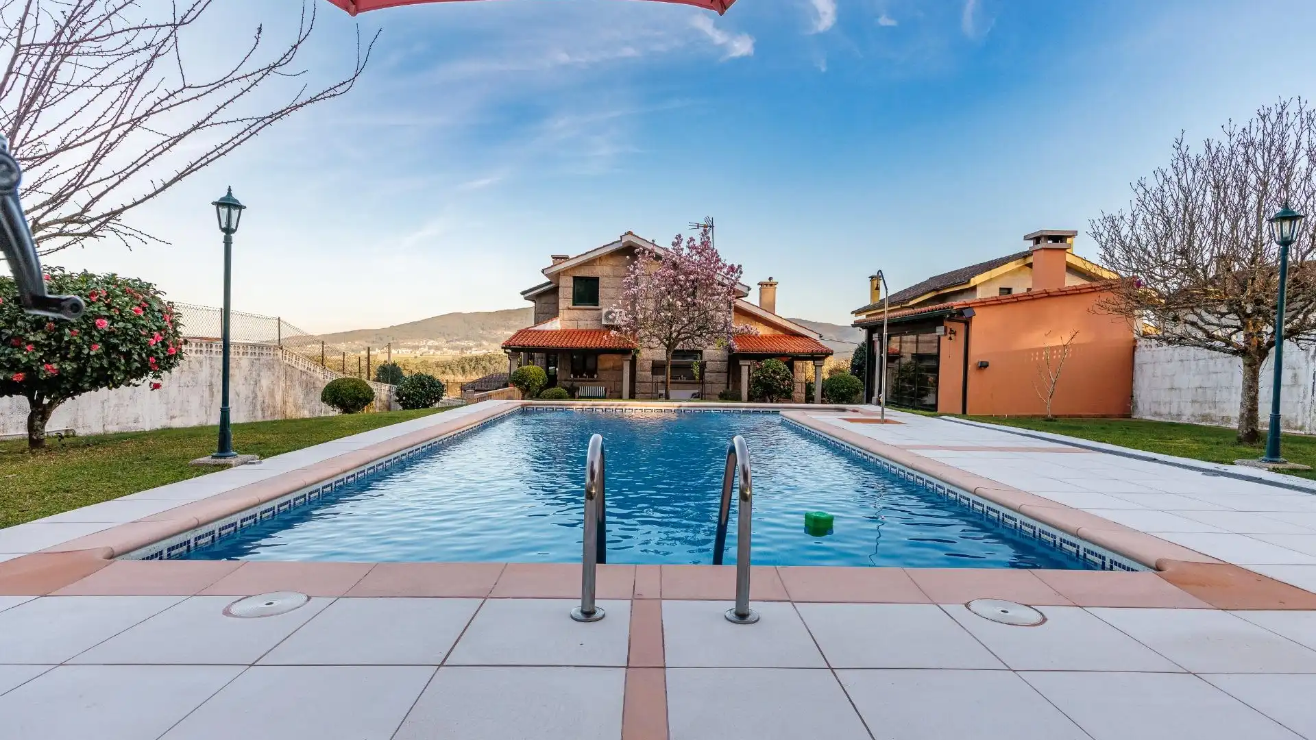 Swimming pool of Houses for sale in Tui  with Storage room and Swimming Pool