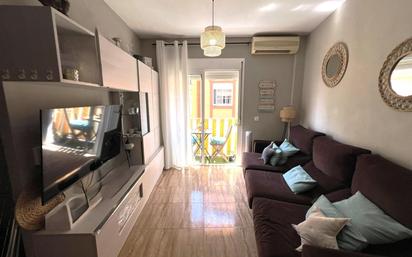 Sala d'estar de Apartament en venda en Mijas amb Aire condicionat, Terrassa i Balcó