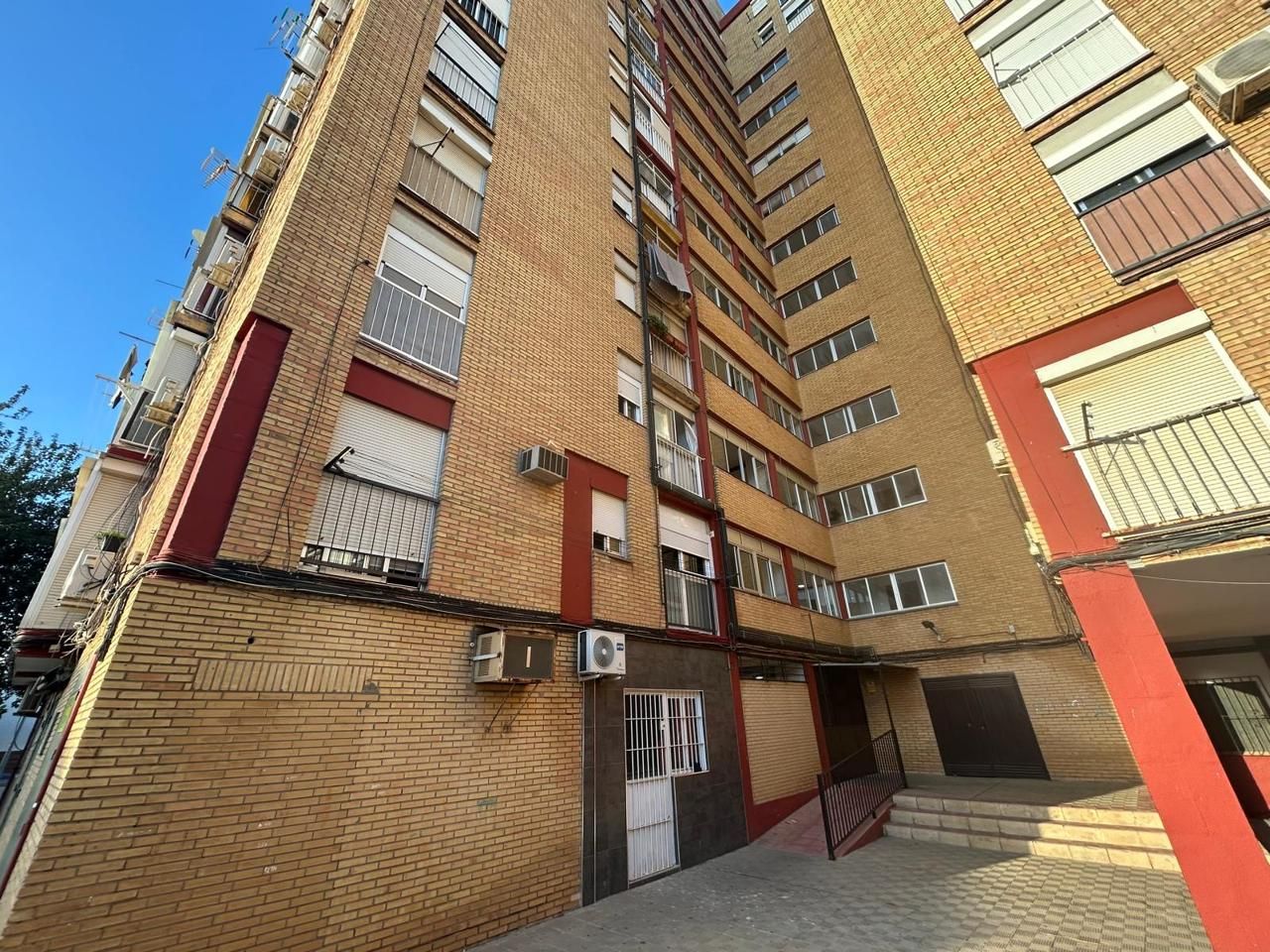 Exterior view of Flat for sale in Dos Hermanas  with Air Conditioner and Heating