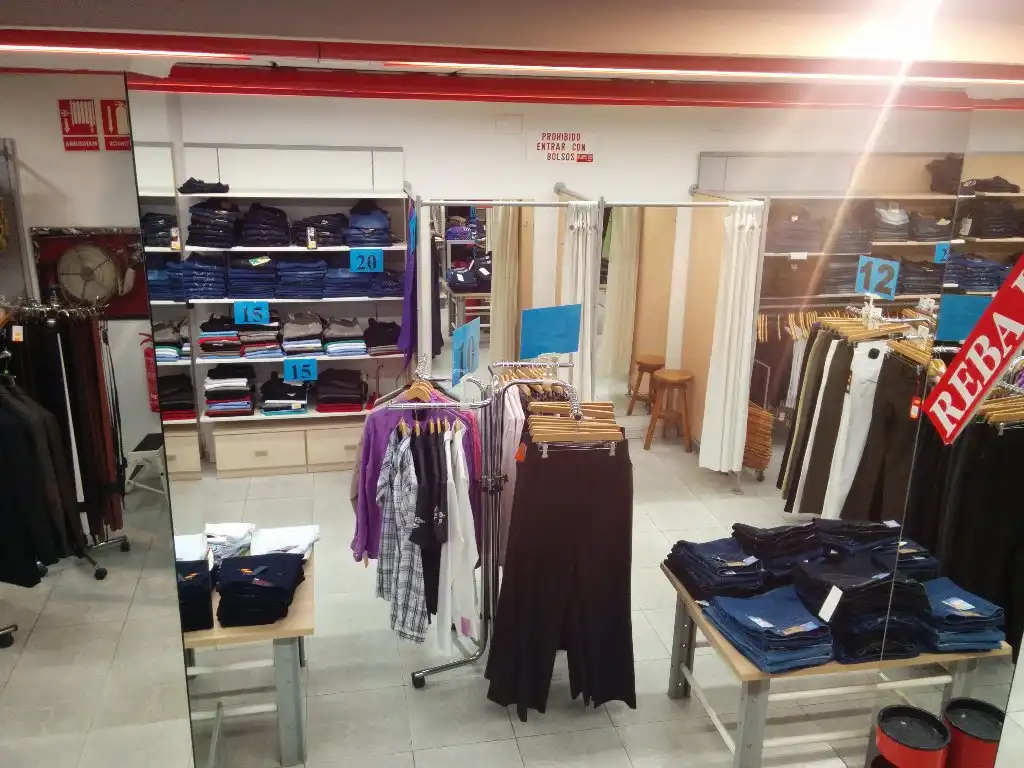 Local comercial de lloguer a navarra 110, imagen 5