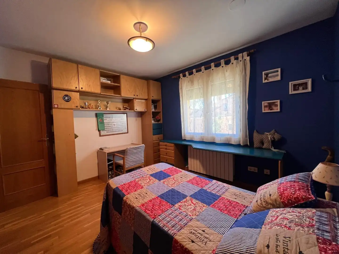 Dormitori de Casa o xalet en venda en Ontinyent amb Calefacció, Parquet i Terrassa