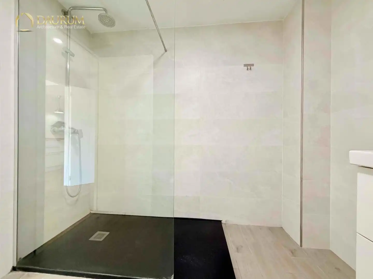 Badezimmer von Wohnung zum Verkauf in Almussafes mit Klimaanlage, Terrasse und Abstellraum
