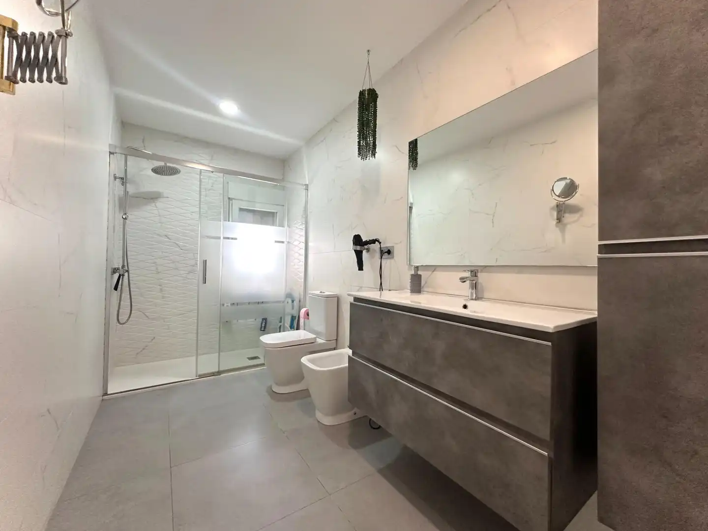 Baño de Casa o chalet en venta en Churriana de la Vega con Aire acondicionado, Calefacción y Jardín privado