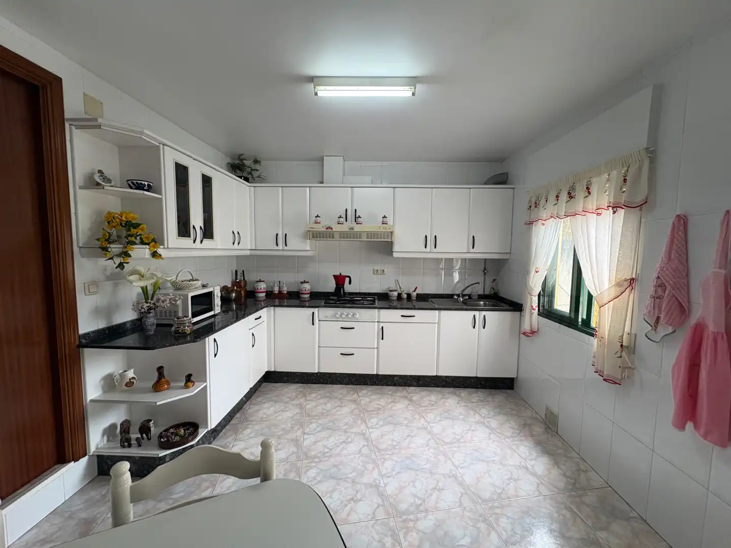 Kitchen of Houses for sale in Narón  with Private garden, Storage room and Furnished