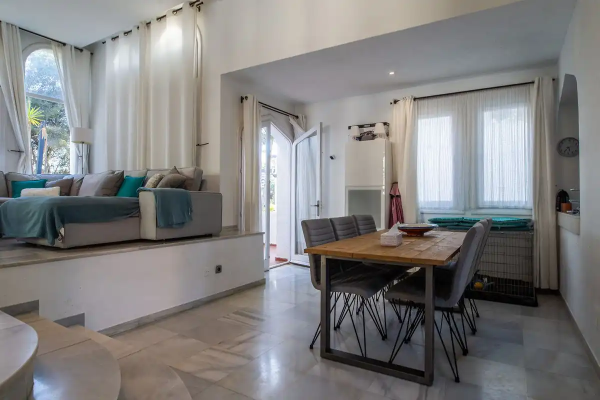 Sala de estar de Casa o chalet en venta en Marbella con Aire acondicionado, Jardín privado y Amueblado