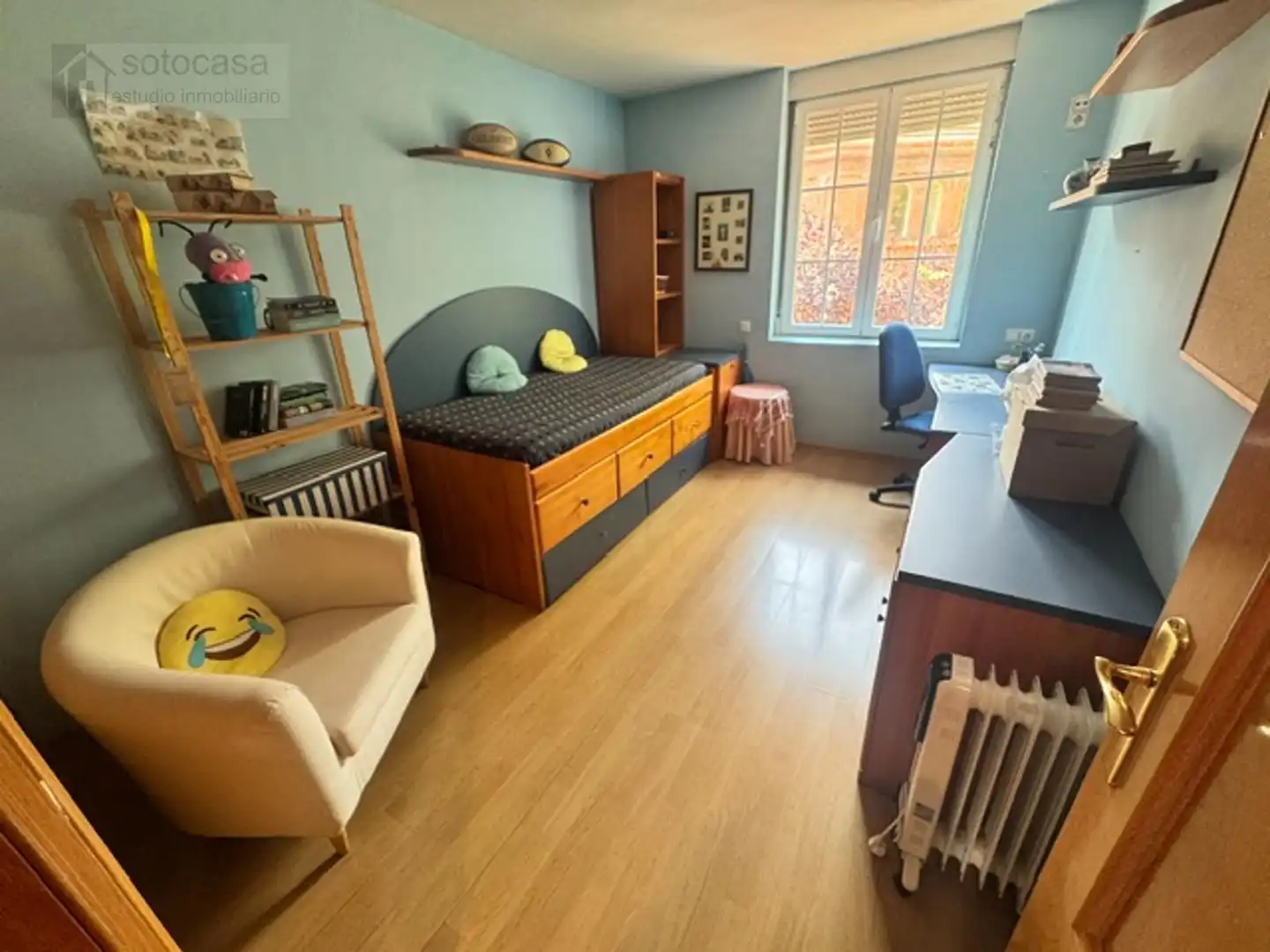 Bedroom of Flat for sale in Valladolid  with Heating, Terrace and Furnished