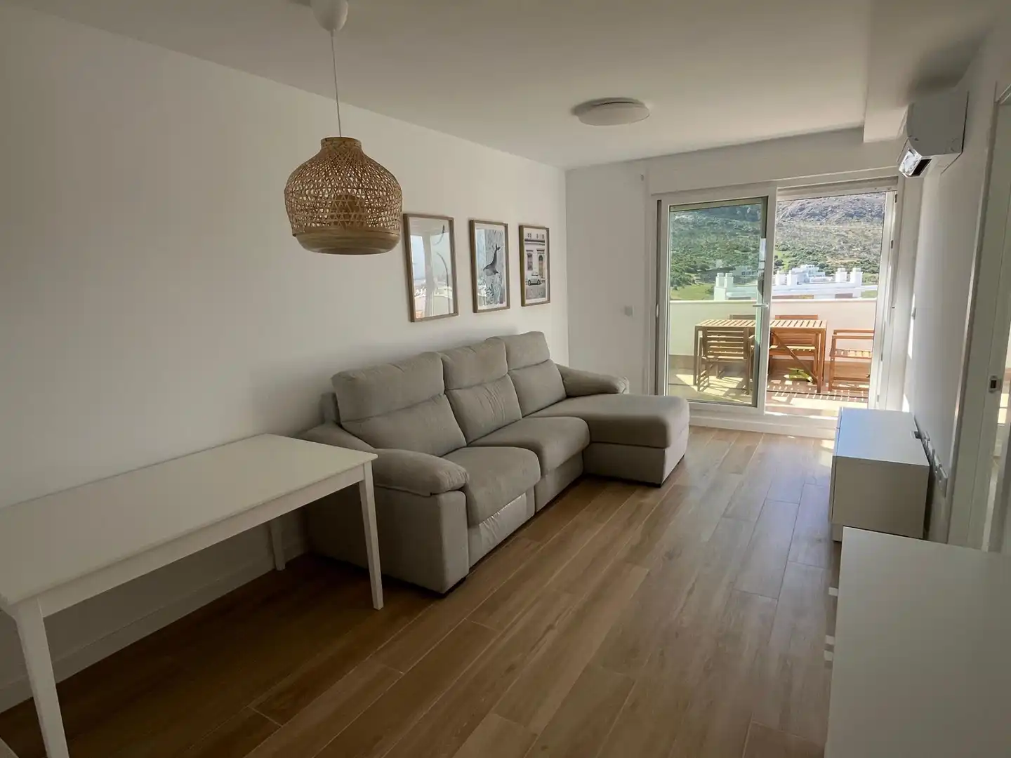 Sala de estar de Apartamento en venta en Zahara de los Atunes con Terraza, Trastero y Balcón