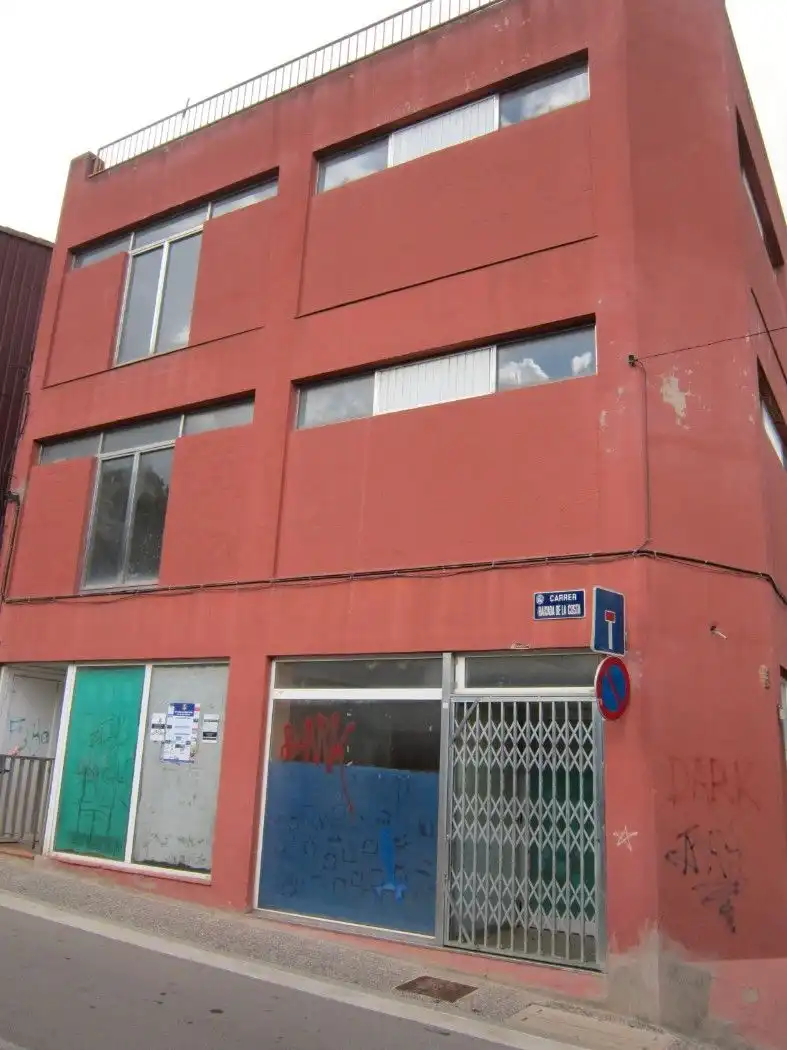 Vista exterior de Local en venda en Llagostera amb Aire condicionat i Calefacció