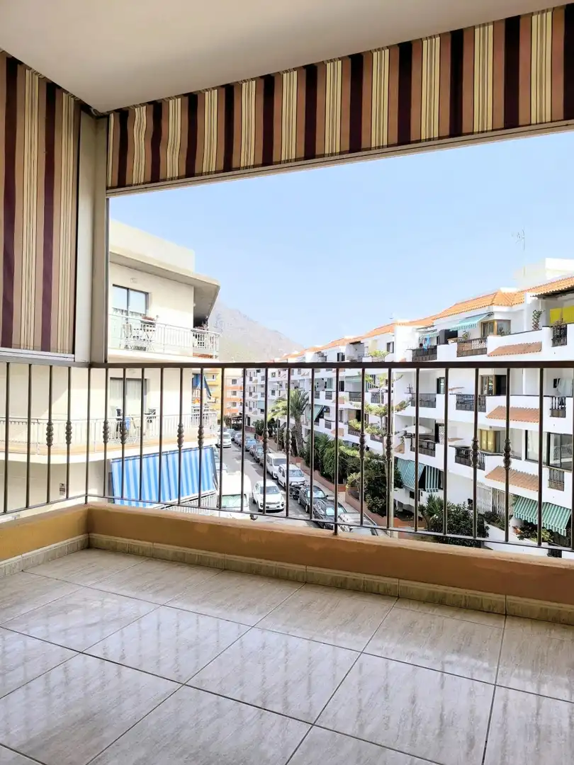 Vista exterior de Apartament en venda en Adeje amb Terrassa i Traster