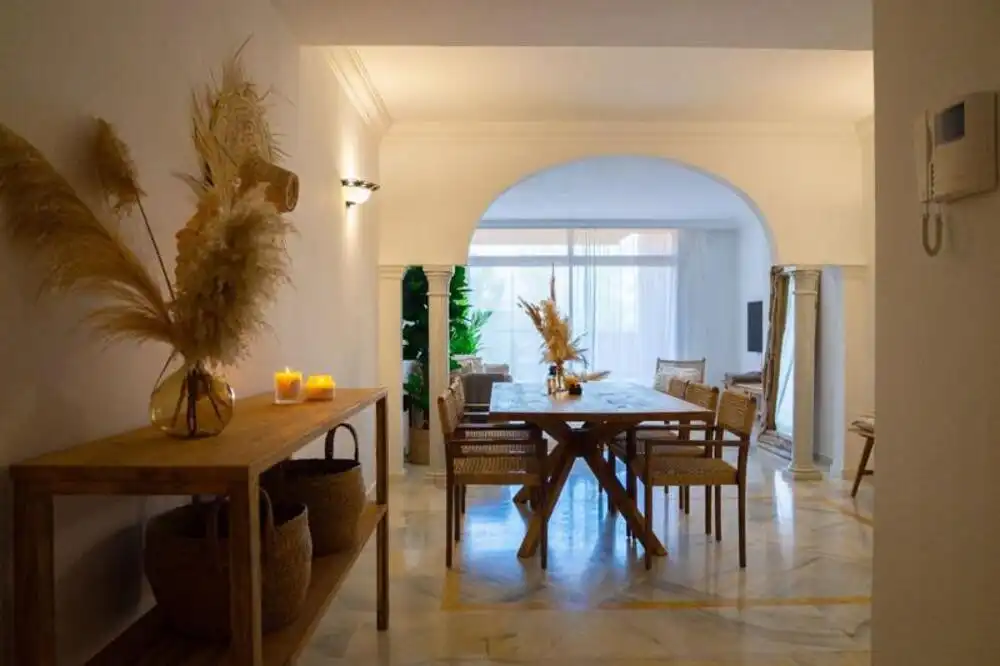 Apartament amb piscina en venda a Nueva Andalucía, imagen 2