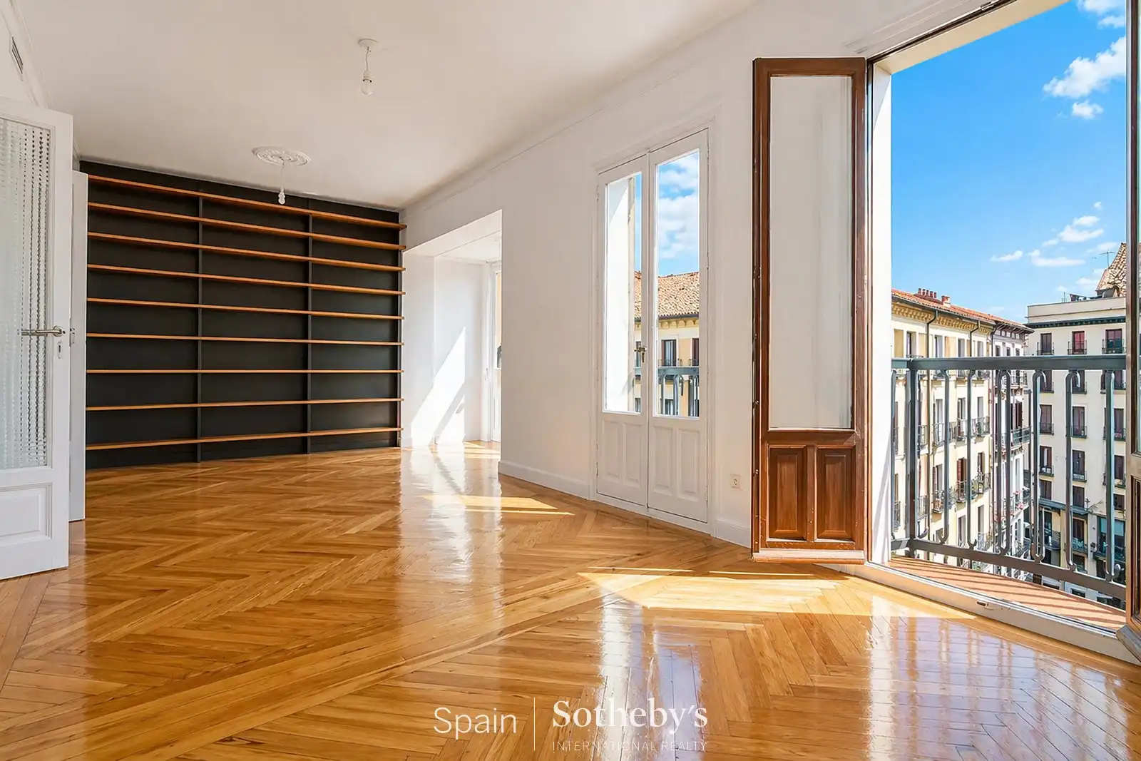 Sala d'estar de Apartament en venda en  Madrid Capital amb Aire condicionat, Calefacció i Terrassa