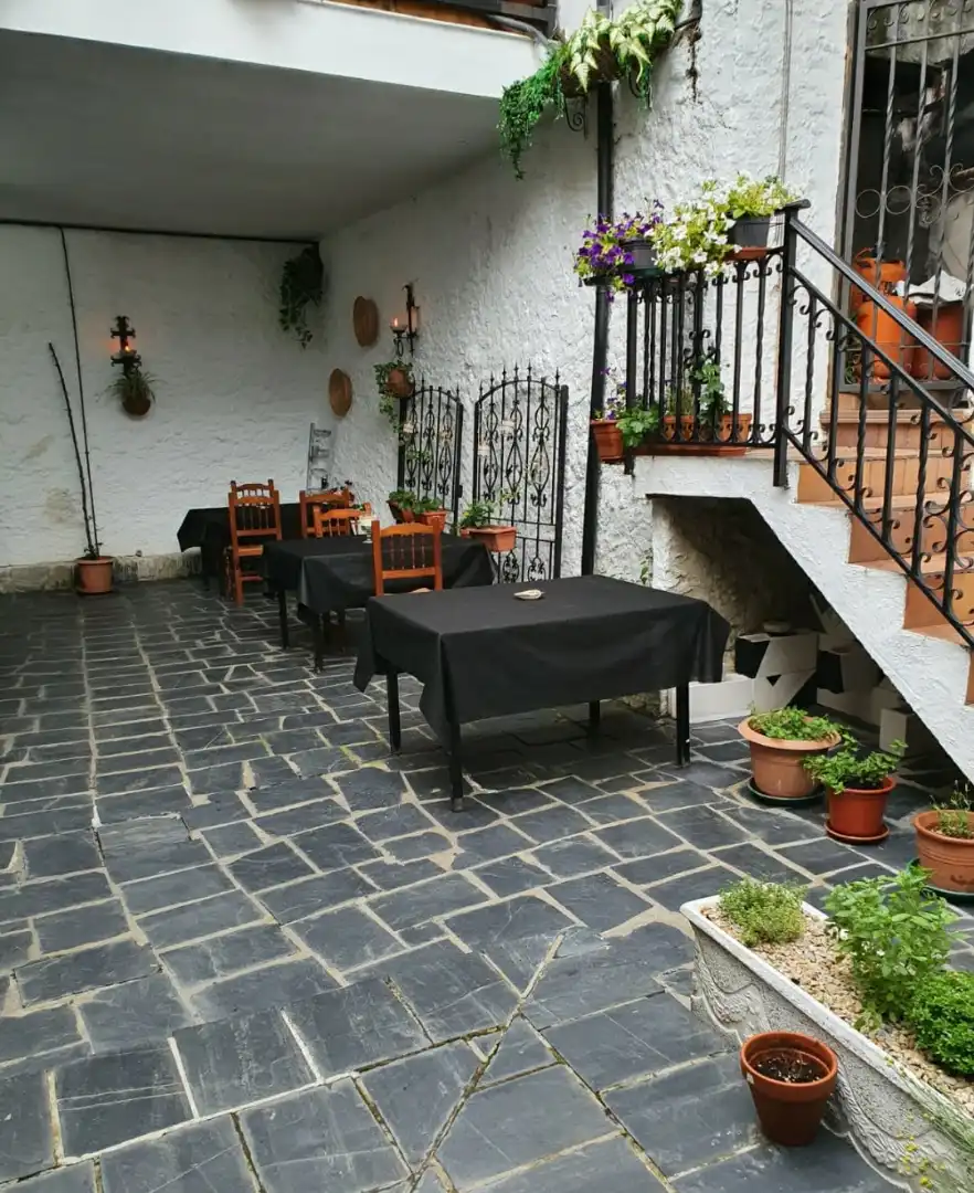 Commercial properties for sale in Cacabelos  with Terrace and Furnished
