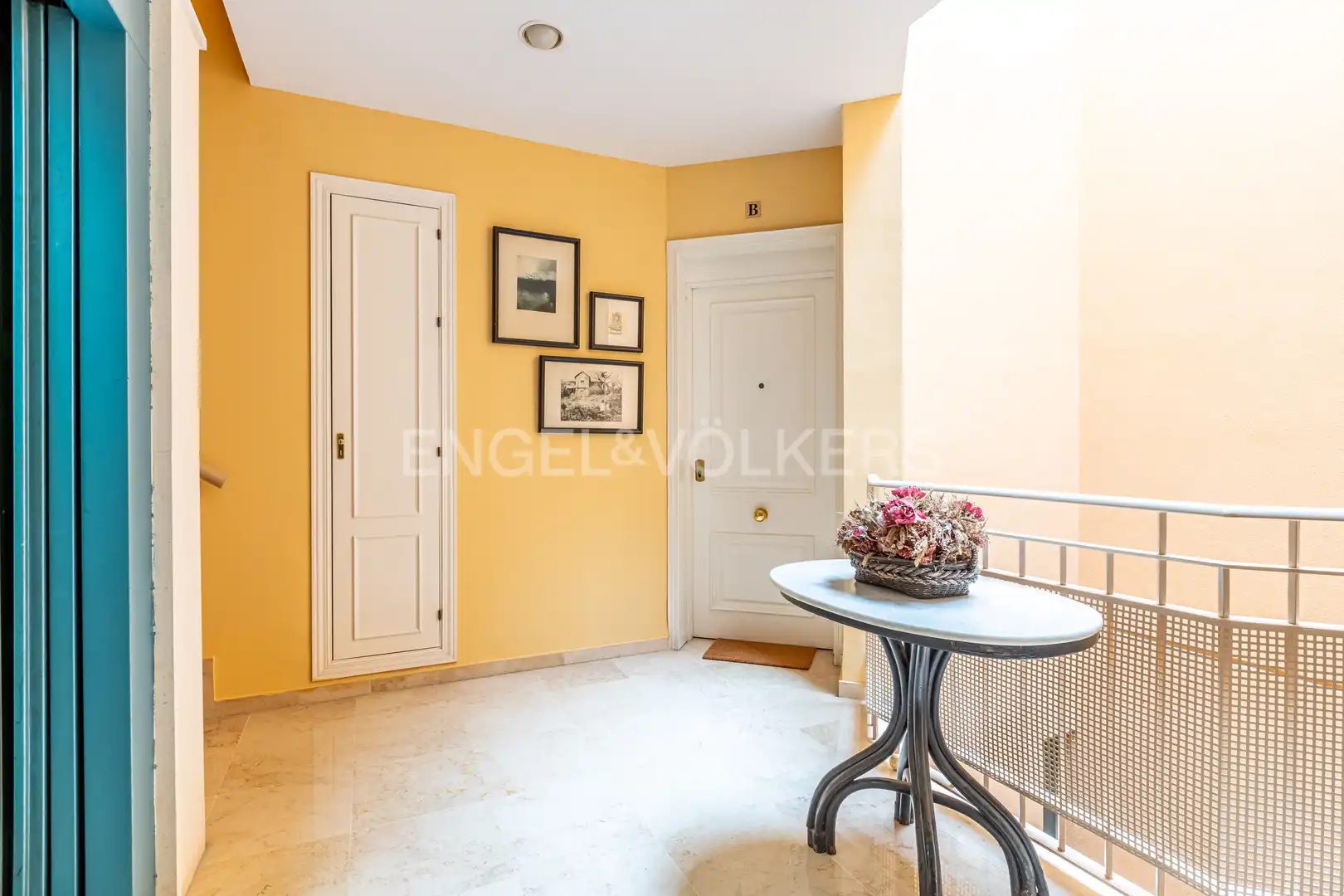 Attic for sale in Sevilla  with Air Conditioner, Heating and Terrace