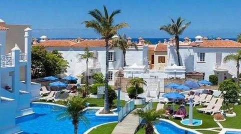 Foto 2 de Apartamento en venta en Playa de Fañabé, Adeje