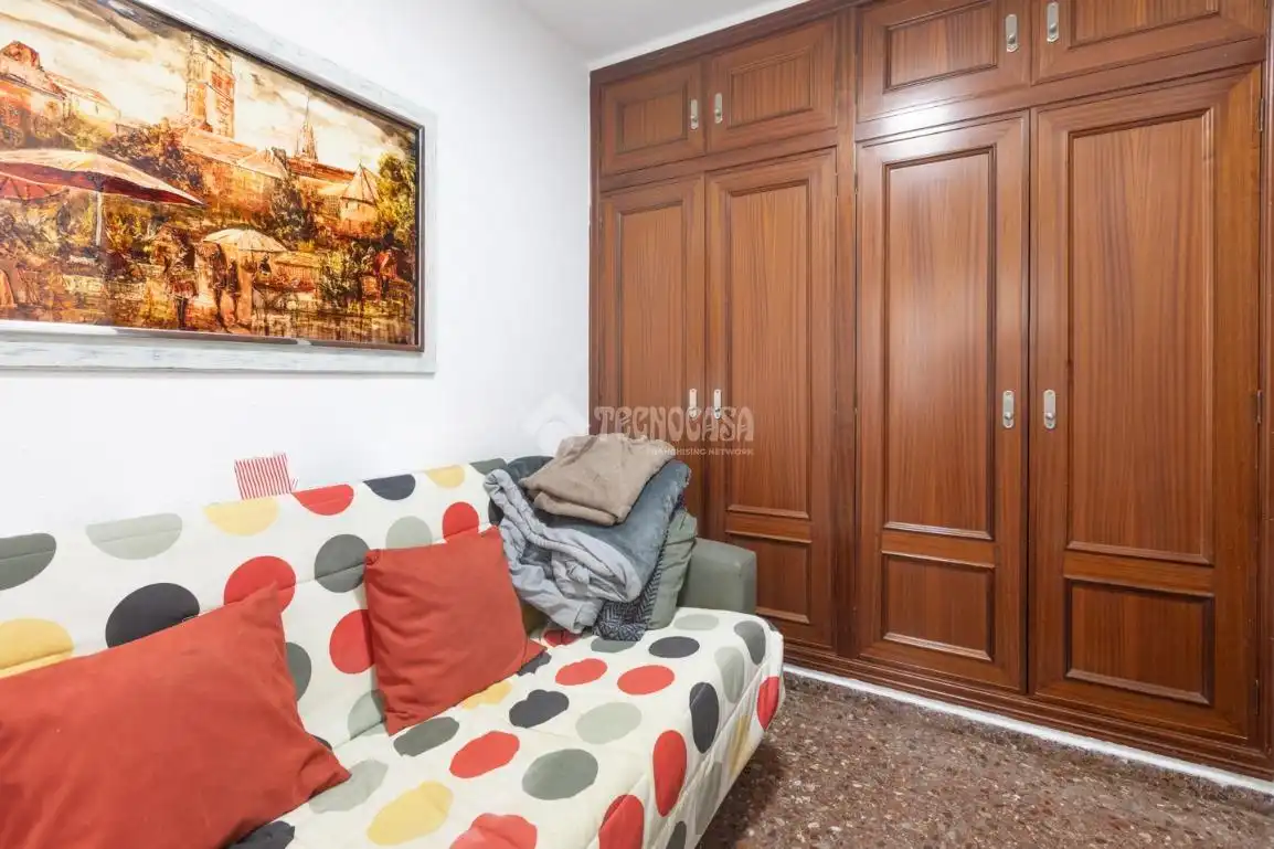 Bedroom of Houses for sale in Valencia  with Air Conditioner, Terrace and Balcony