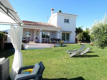 Casa amb jardí en venda a San Pedro de Alcántara