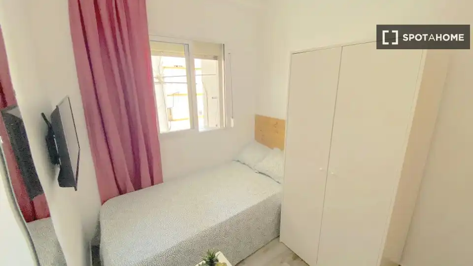 Bedroom of Flat for rent in Sevilla  with Air Conditioner, Heating and Furnished