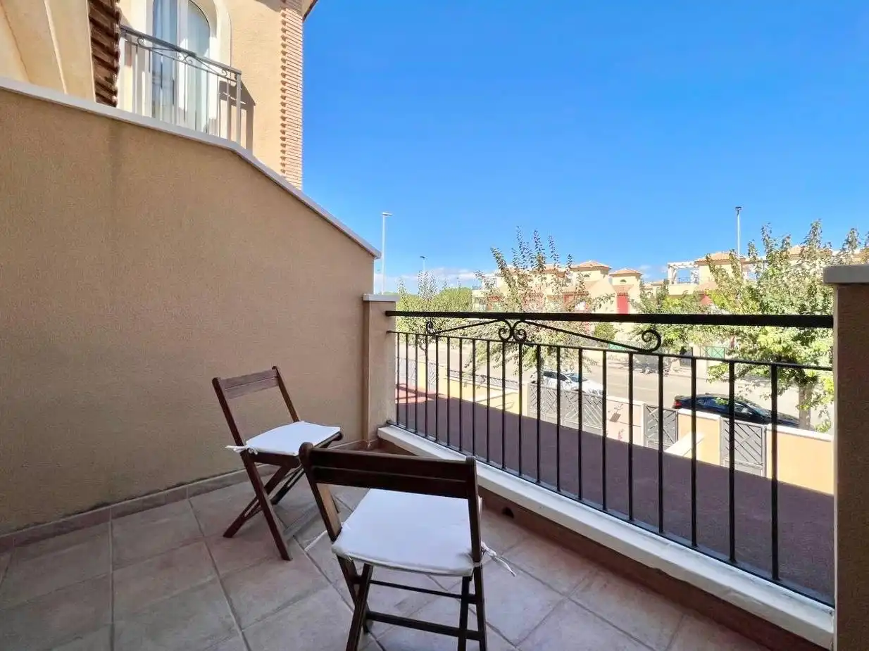 Terraza de Casa adosada de alquiler en Pilar de la Horadada con Aire acondicionado, Calefacción y Jardín privado