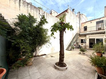 House for sale in Centre