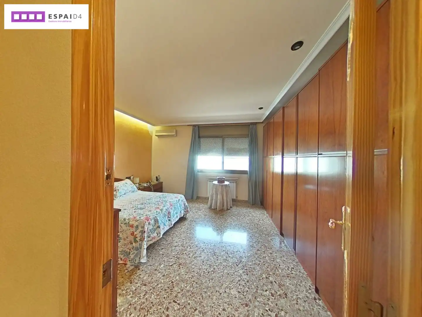 Dormitori de Casa o xalet en venda en Cerdanyola del Vallès amb Aire condicionat, Calefacció i Jardí privat
