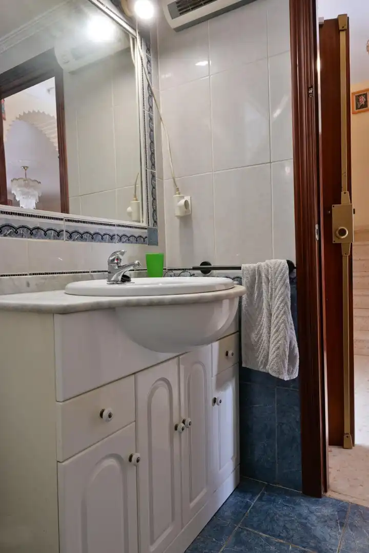 Bathroom of Houses for sale in Sevilla  with Air Conditioner and Terrace