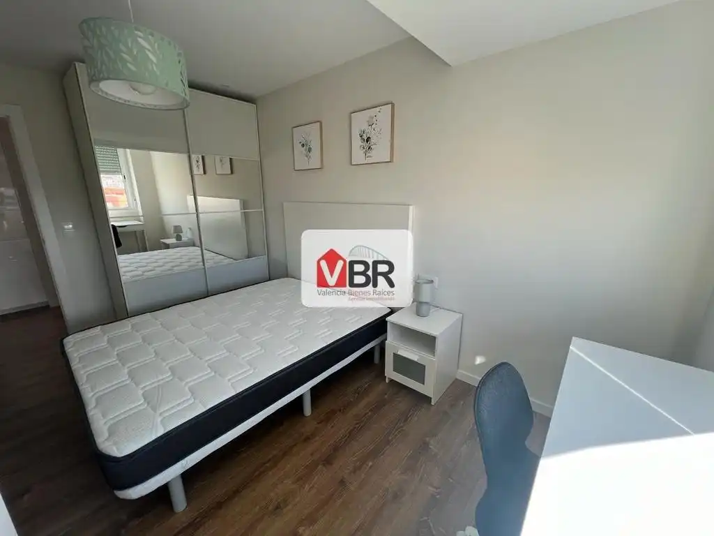 Schlafzimmer von Wohnung zur Miete in Valencia mit Klimaanlage, Heizung und Terrasse
