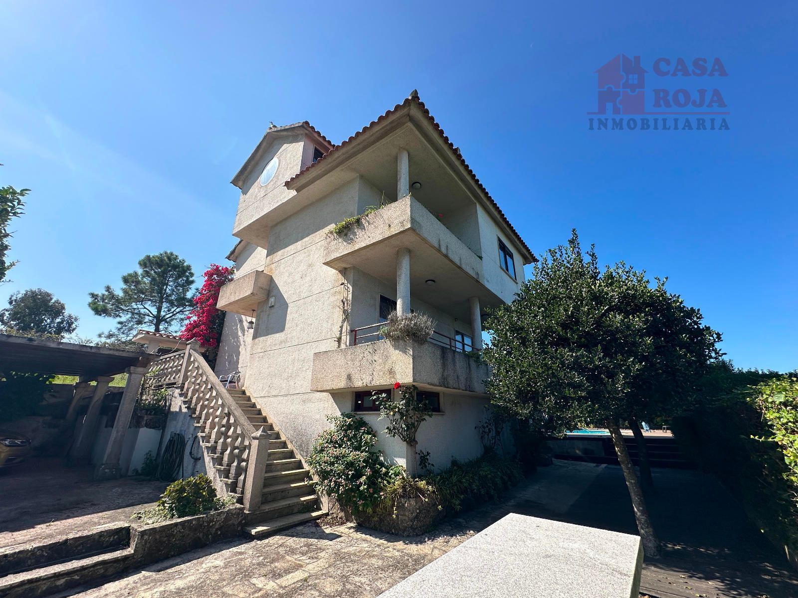 Vista exterior de Casa o xalet en venda en Cangas  amb Aire condicionat, Calefacció i Terrassa
