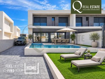 Detached house with pool for sale in Avenida NORUEGA