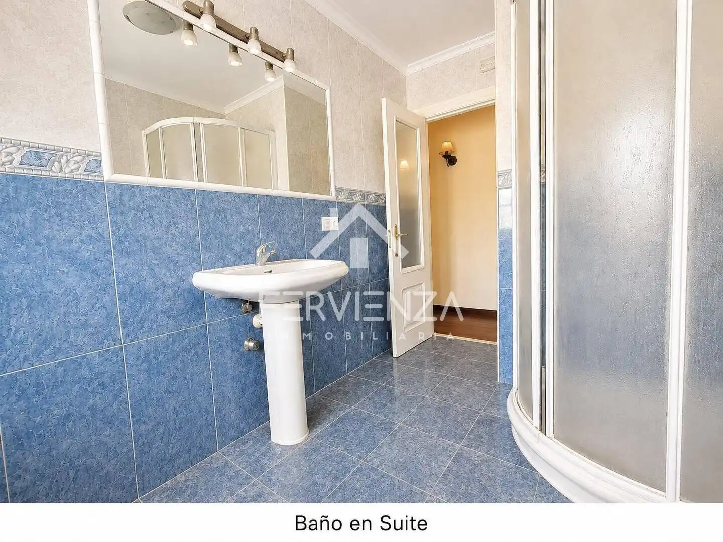 Bany de Casa adosada en venda en Castrillón