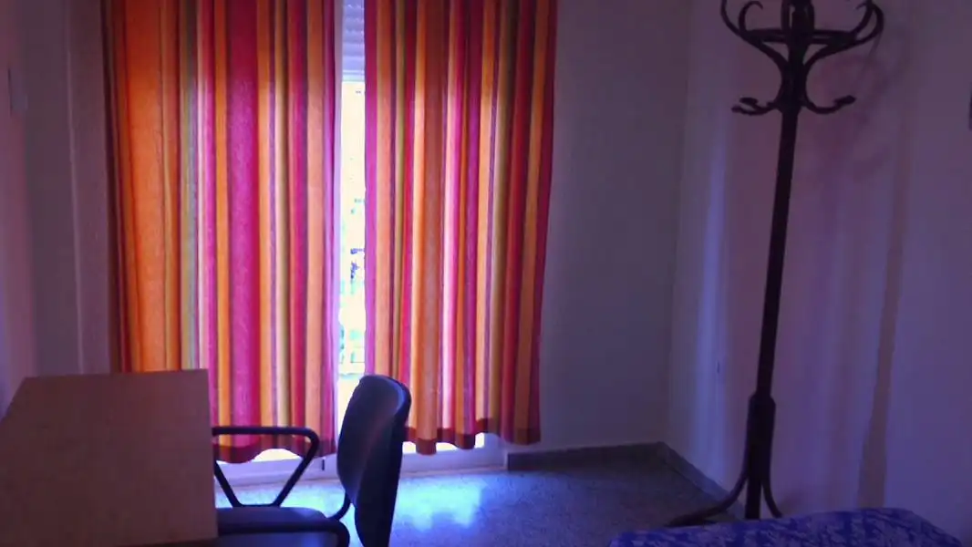 Habitación de Piso de alquiler en Valencia con Amueblado y Balcón