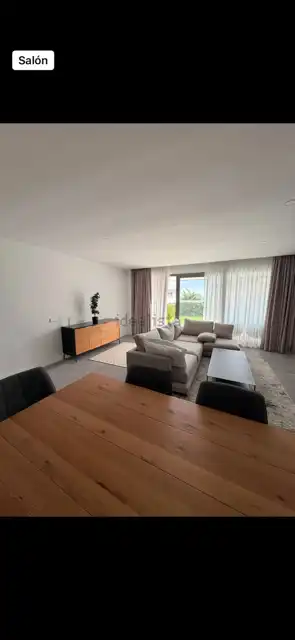 Sala d'estar de Dúplex de lloguer en Mijas amb Aire condicionat, Jardí privat i Terrassa