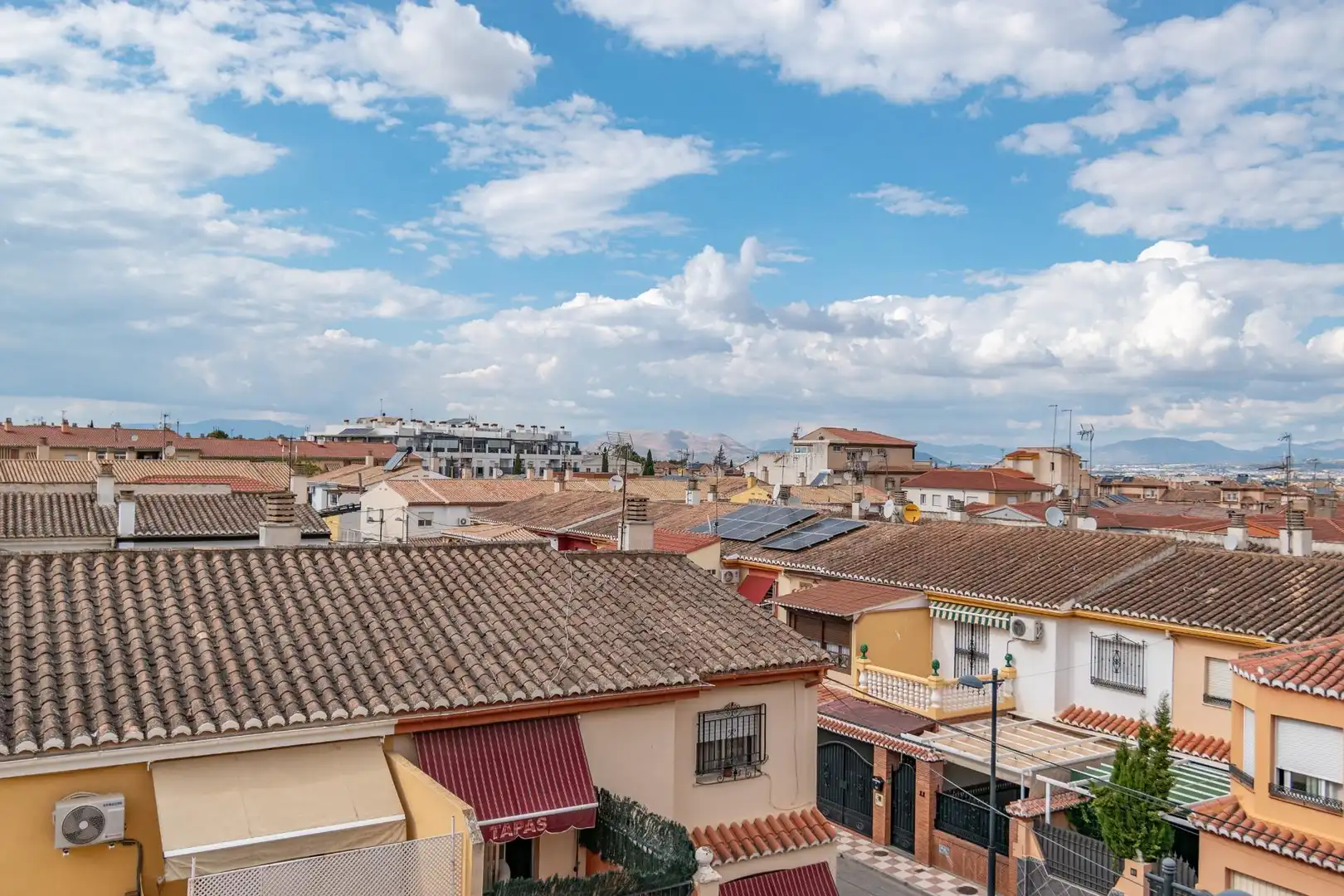 Vista exterior de Piso en venta en Armilla