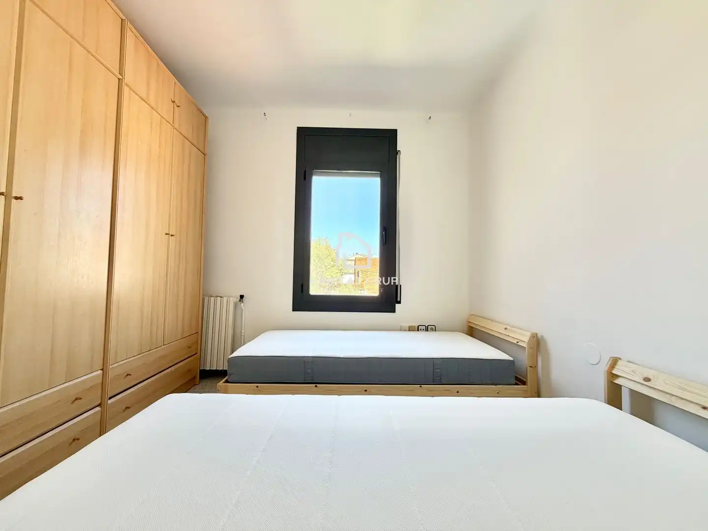 Habitación de Casa adosada en venta en Manlleu con Calefacción, Jardín privado y Terraza