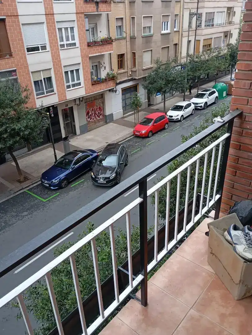 Parking de Piso en venta en  Logroño con Balcón