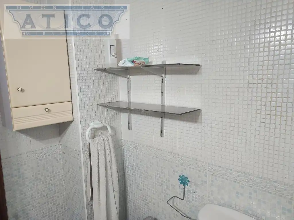Bathroom of Flat for sale in Sevilla  with Air Conditioner and Terrace