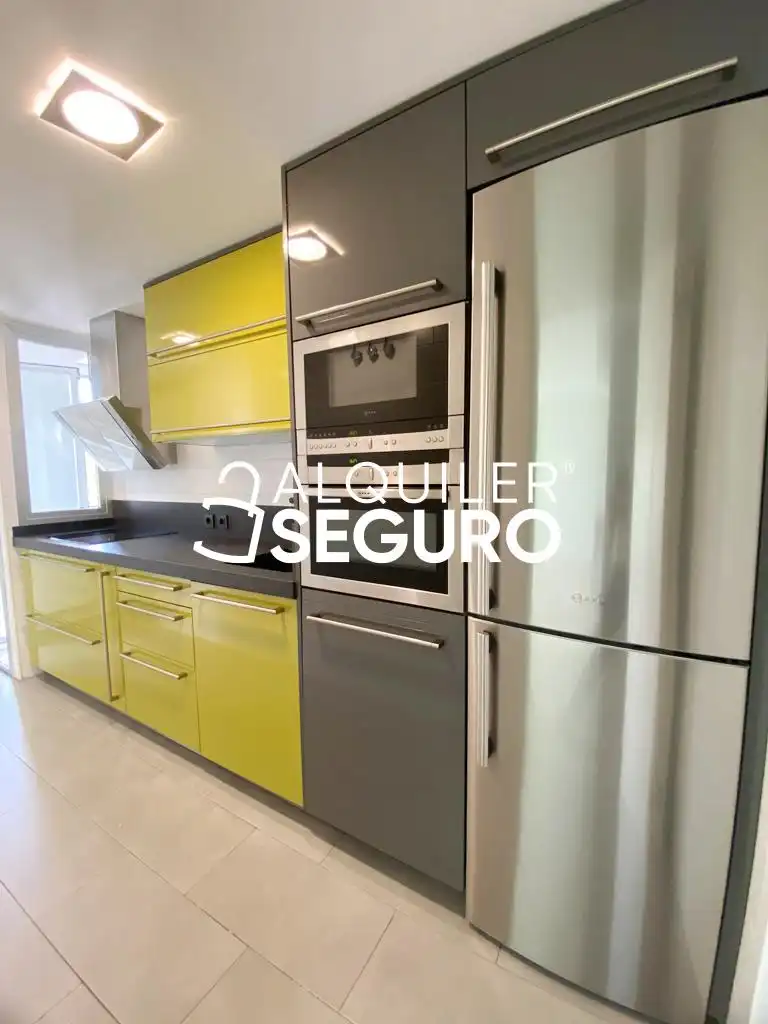 Kitchen of Flat for rent in Madrid  with Air Conditioner, Heating and Terrace