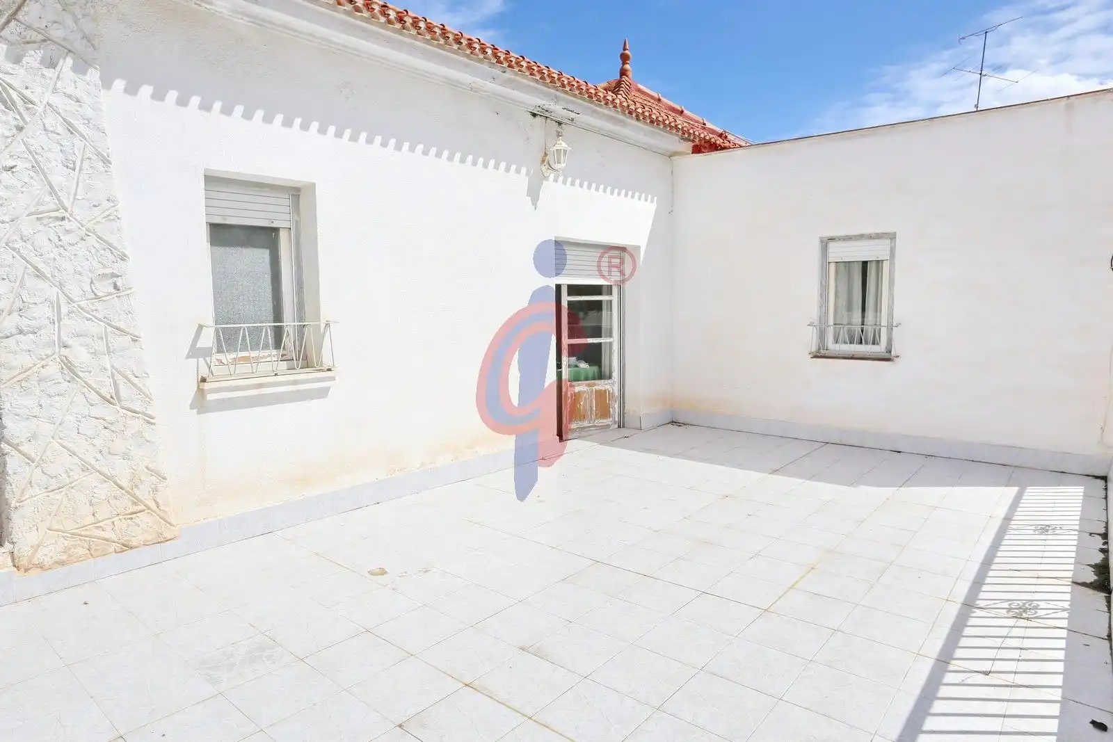 Vista exterior de Finca rústica en venda en Dolores amb Jardí privat i Moblat