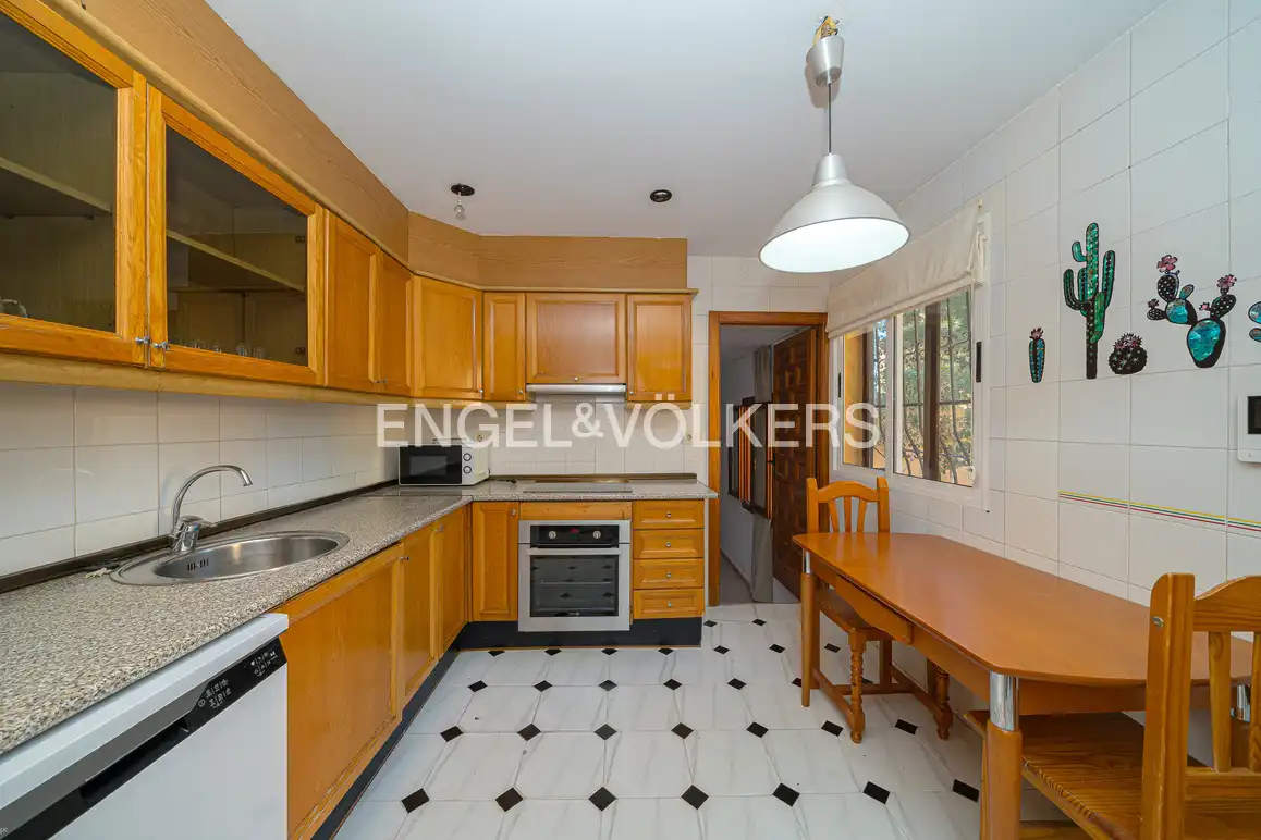 Cocina de Casa adosada en venta en Benidorm con Aire acondicionado, Jardín privado y Piscina comunitaria