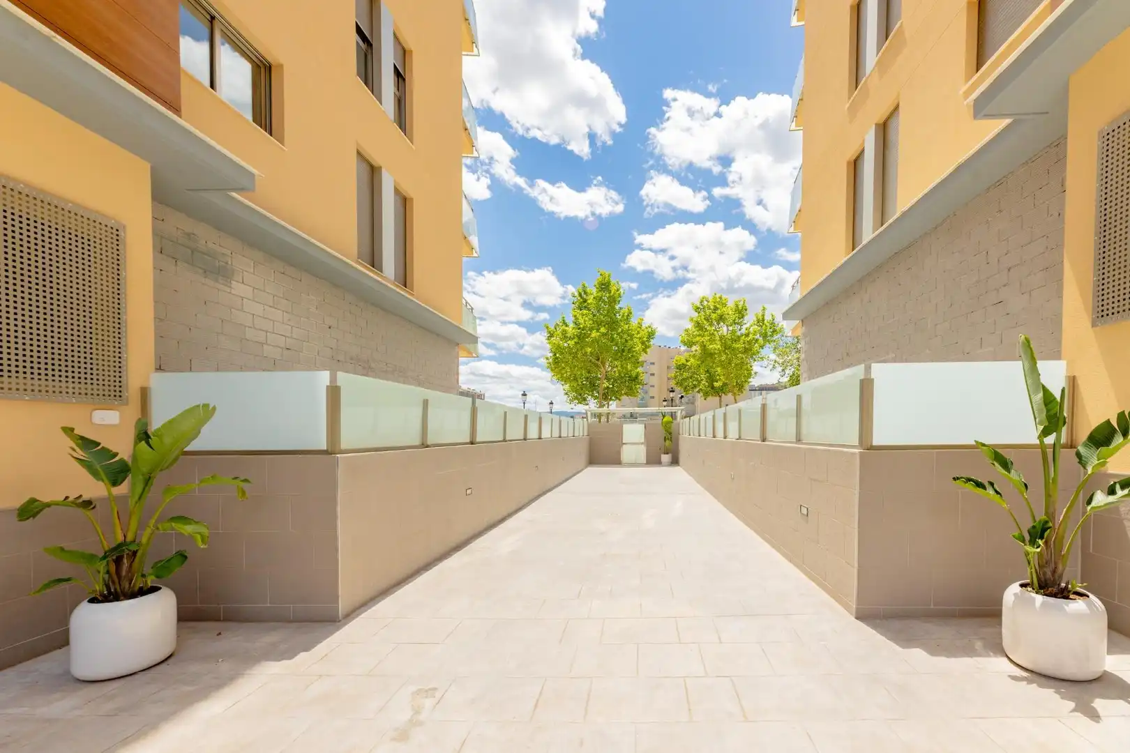 Vista exterior de Ático de alquiler en Gandia con Aire acondicionado, Calefacción y Parquet