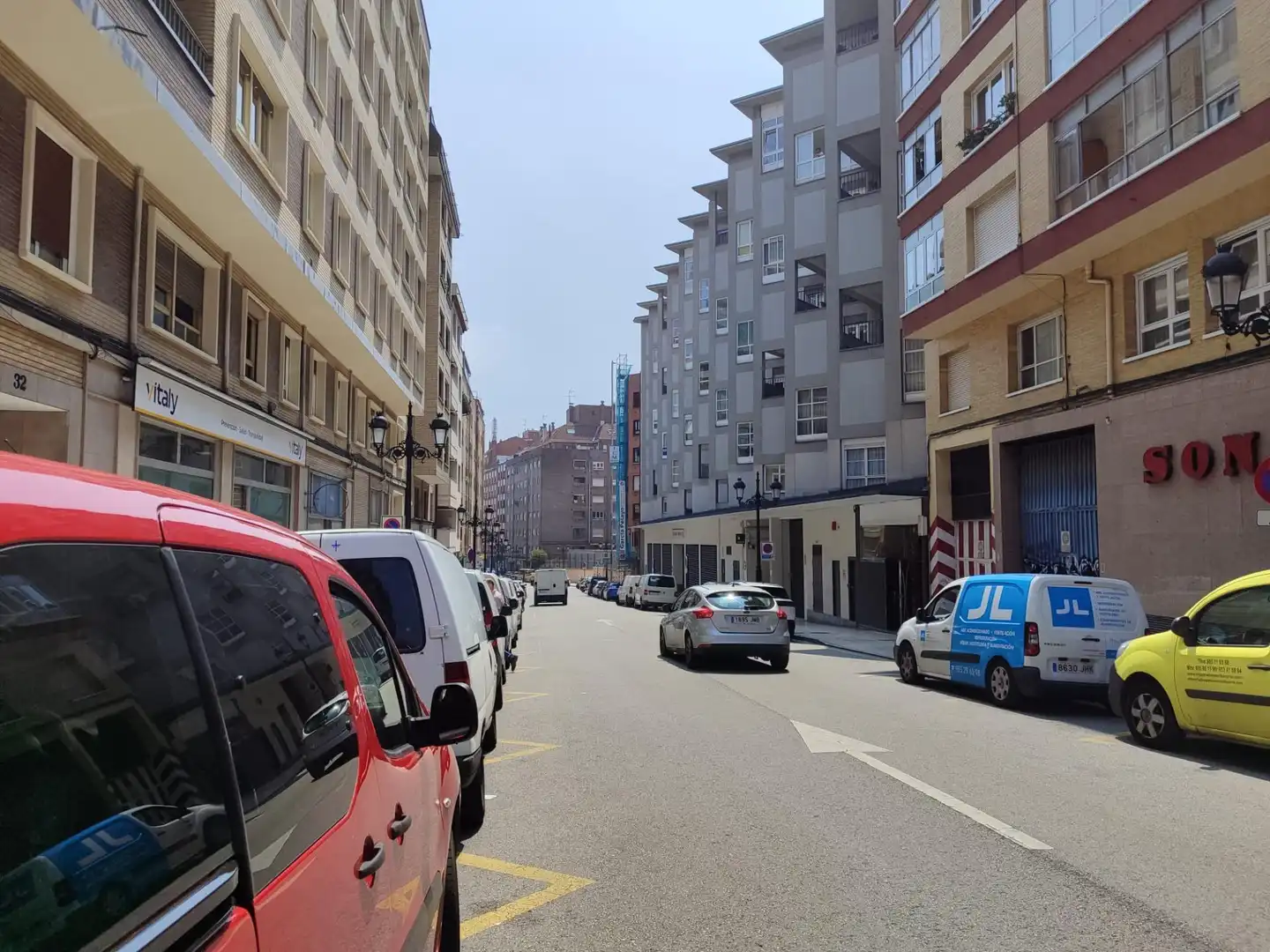 Vista exterior de Pis en venda en Oviedo  amb Calefacció