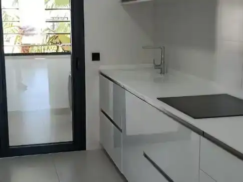Küche von Wohnung zur Miete in Estepona mit Klimaanlage, Privatgarten und Schwimmbad
