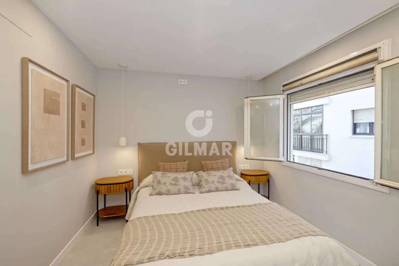 Dormitori de Apartament en venda en Estepona amb Balcó