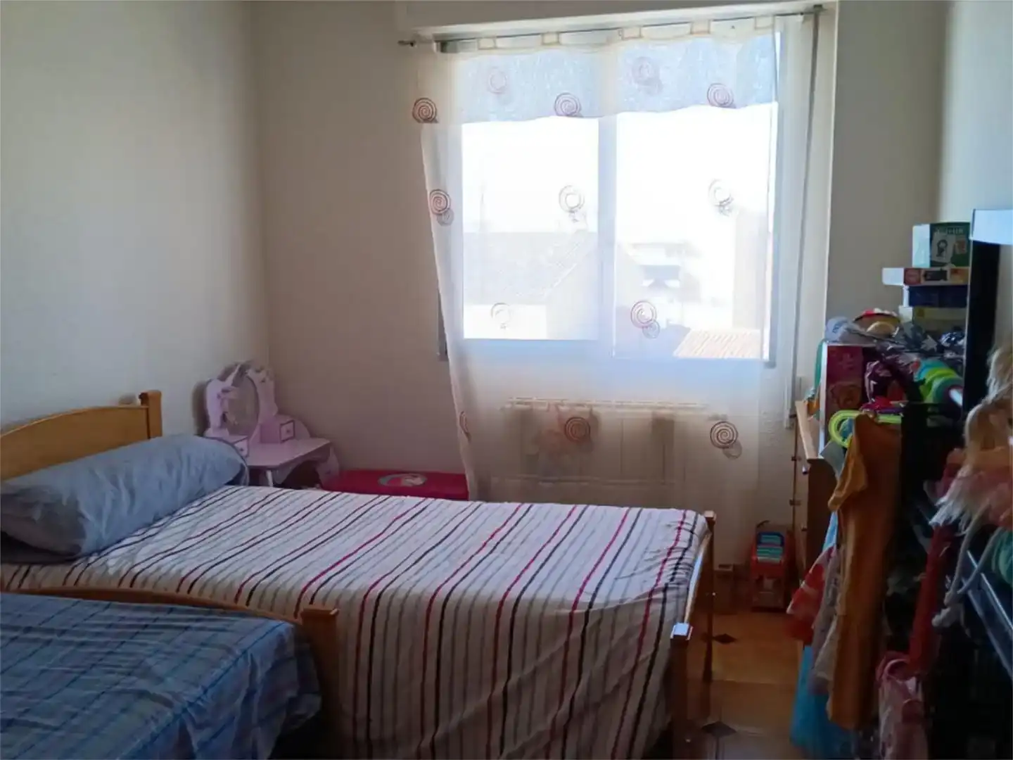 Habitación de Piso en venta en Utiel con Amueblado y Balcón