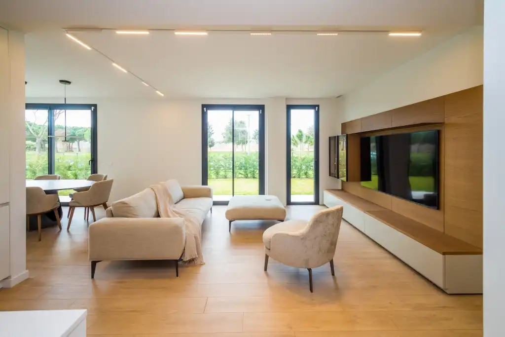 Sala de estar de Planta baja en venta en Castell d'Aro, Platja d'Aro i s'Agaró con Aire acondicionado, Calefacción y Jardín privado