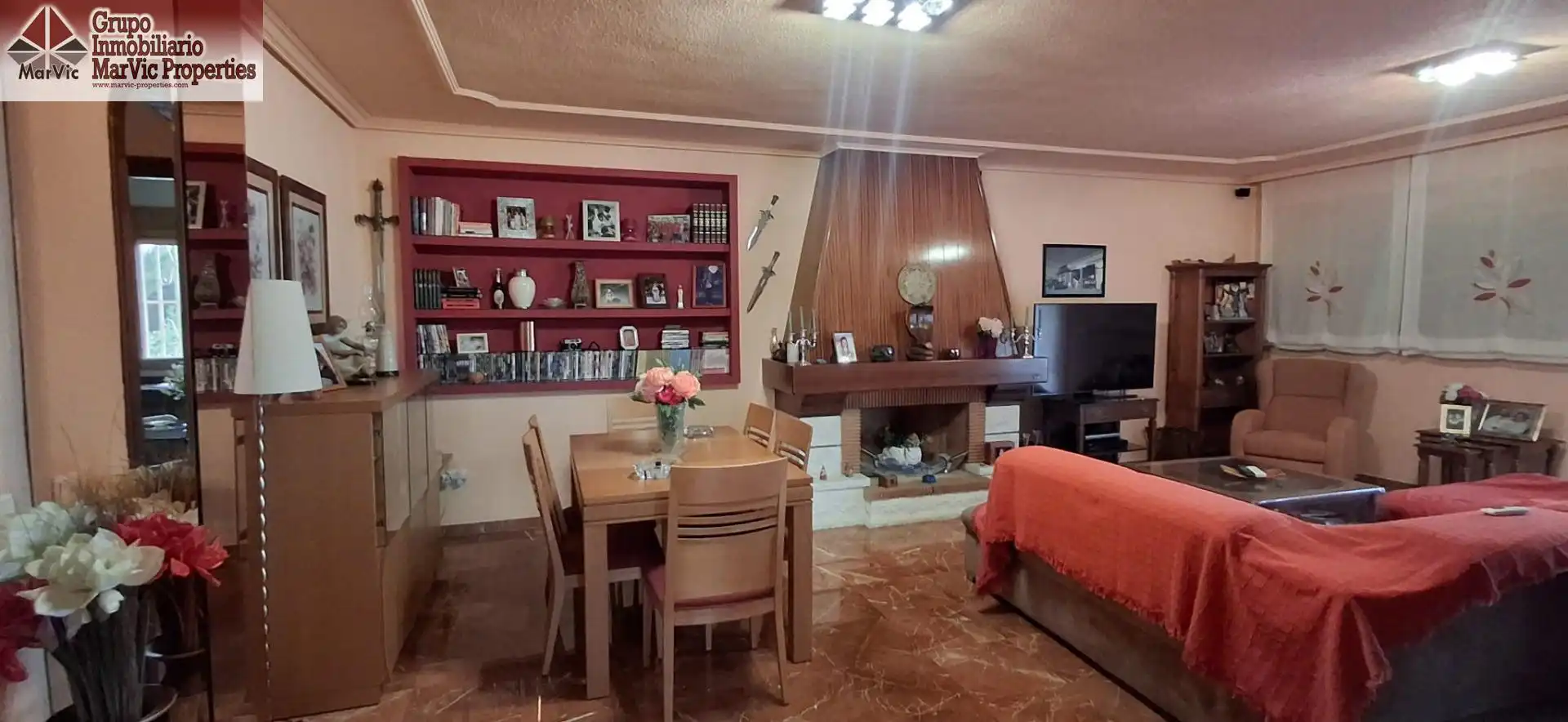 Sala d'estar de Casa o xalet en venda en Benidorm amb Aire condicionat, Jardí privat i Terrassa